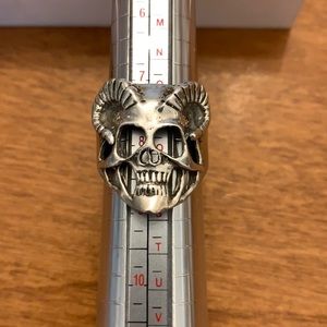 SKULL RING